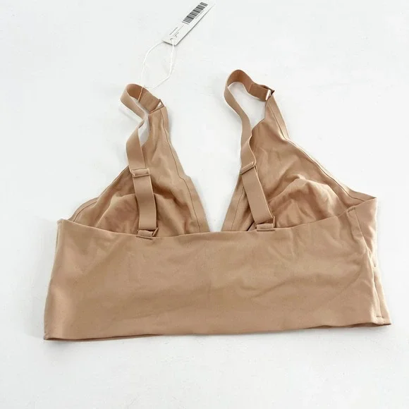 NWT Everlane Women's Beige Bralette Medium Wireless Comfort Bra New With Tag - Picture 2 of 3